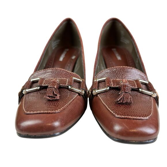 Naturalizer Honor Pumps Women Size 6 1/2 Burgundy Brown Leather Tasseled Buckle - Picture 4 of 11